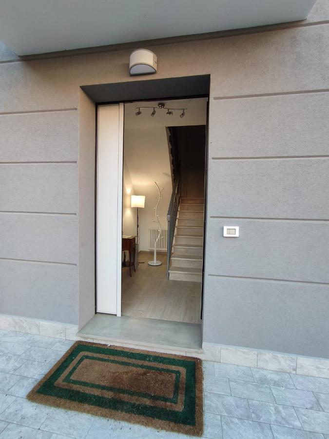 Grigio Perla Panigale, Villetta Con Giardino E Parcheggio Privato Fino A Tre Posti Auto - Un Oasi Di Tranqullita Bolonia Exterior foto