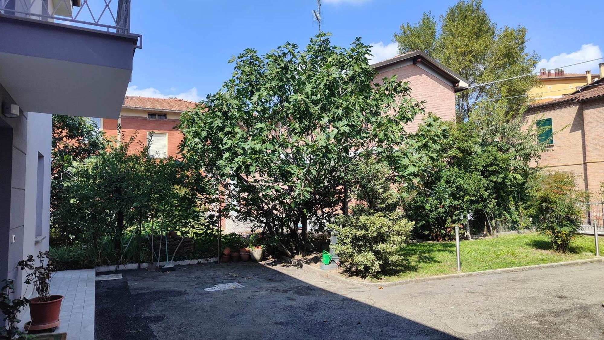 Grigio Perla Panigale, Villetta Con Giardino E Parcheggio Privato Fino A Tre Posti Auto - Un Oasi Di Tranqullita Bolonia Exterior foto