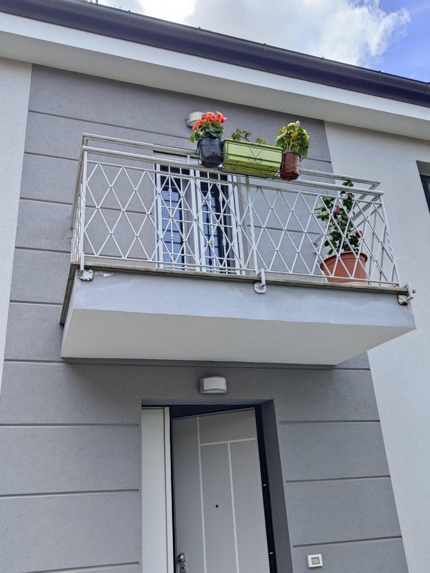Grigio Perla Panigale, Villetta Con Giardino E Parcheggio Privato Fino A Tre Posti Auto - Un Oasi Di Tranqullita Bolonia Exterior foto